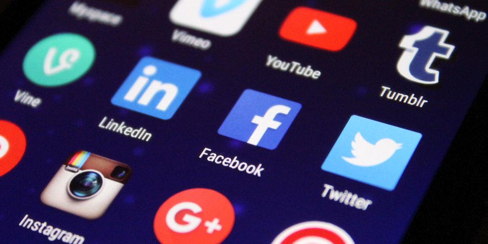 6 ways to maintain your social media mojo